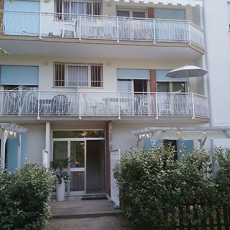 Casa Marialuigia - Appartamenti Solo Per Famiglie Лидо ди Йезоло Екстериор снимка