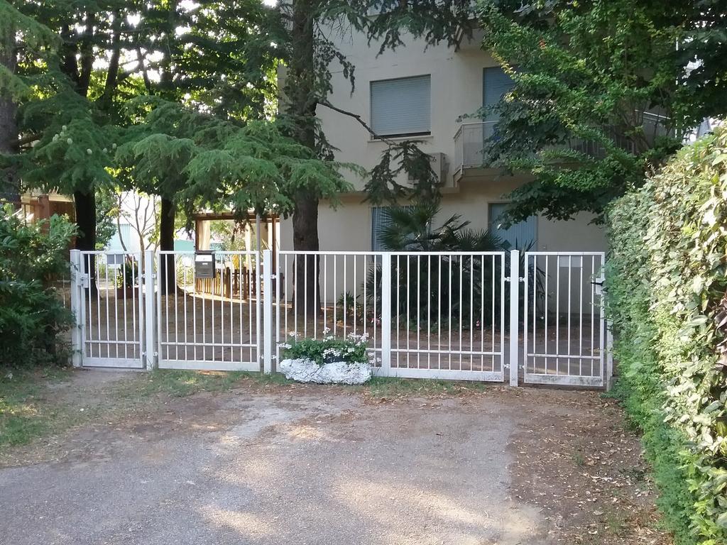 Casa Marialuigia - Appartamenti Solo Per Famiglie Лидо ди Йезоло Екстериор снимка